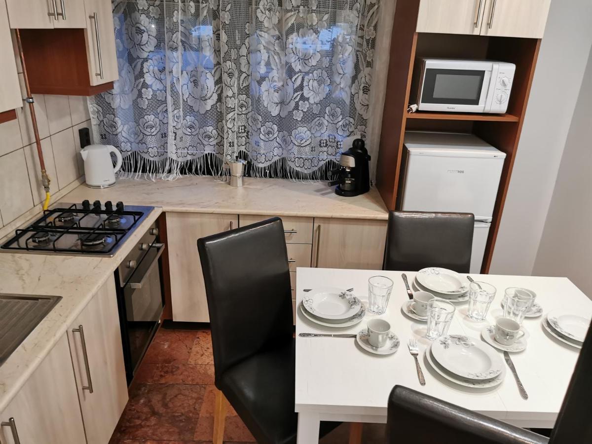 Ambient Deluxe Apartman Gyula Buitenkant foto